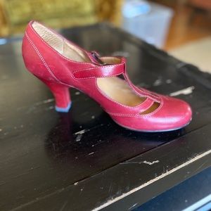 SOFFT cherry red round toe tstrap Mary Jan…